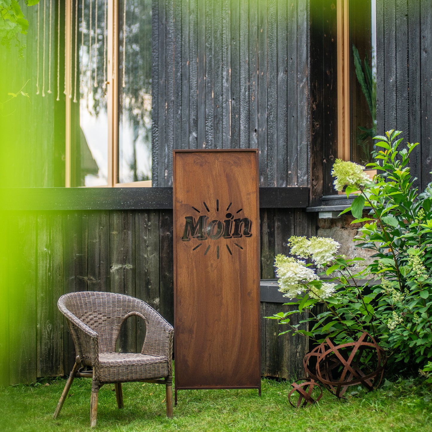 Rustic Metal Garden Screen – Corten Effect Steel Privacy Panel "Moin"