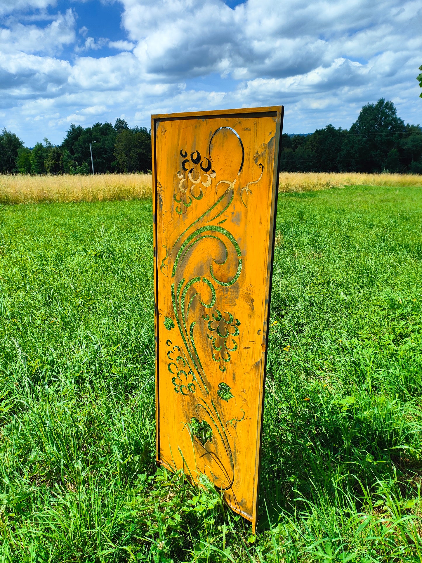Rustic Metal Garden Screen – Corten Effect Steel Privacy Panel with Vine Cutouts