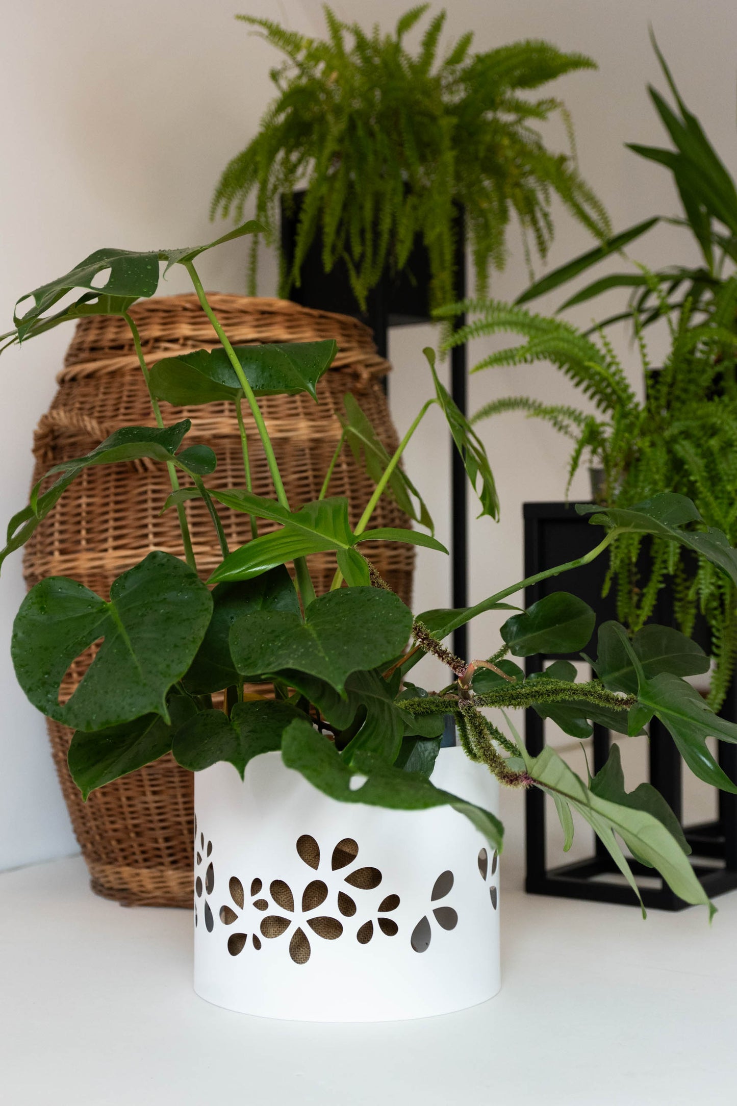 Metal Planter Cover – Garland Motif, Garden