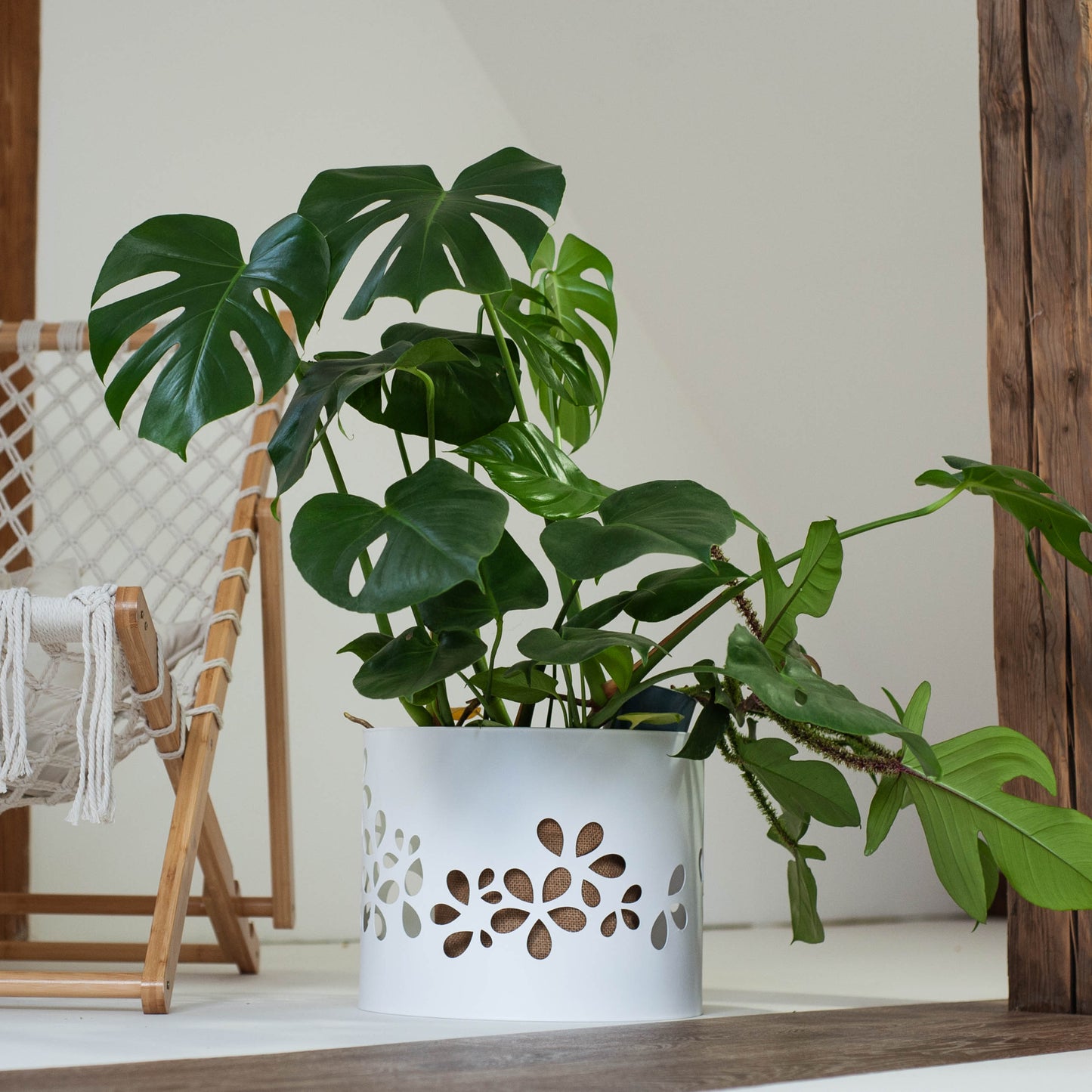 Metal Planter Cover – Garland Motif, Garden