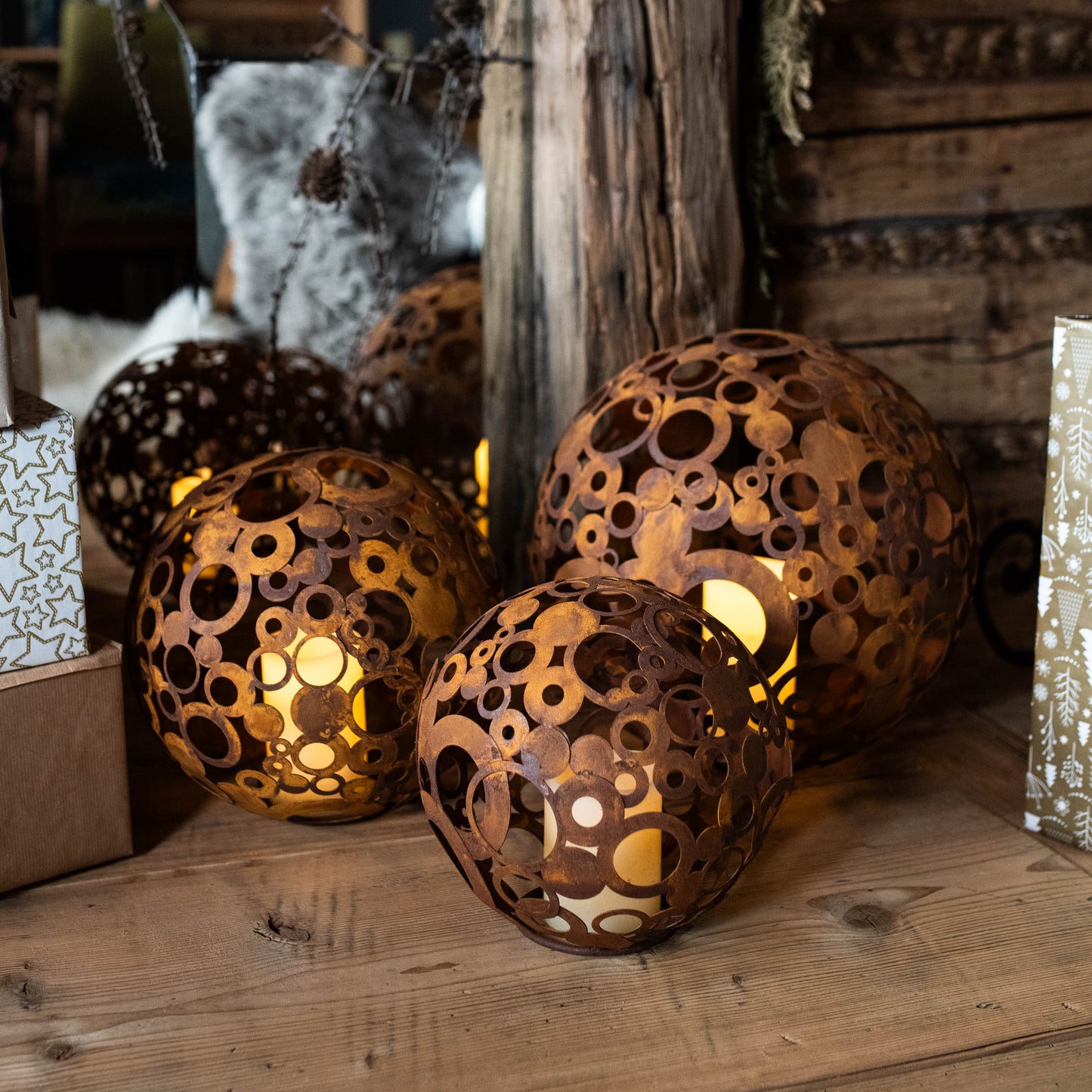 Metall-Deko-Kugel, durchbrochene Ringe, rustikales Garten-Loft-Ornament
