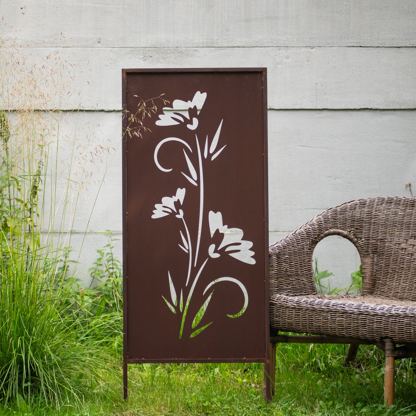 Rustic Metal Garden Screen – Corten Effect Steel Privacy Panel with Carnations Flowers Cutouts