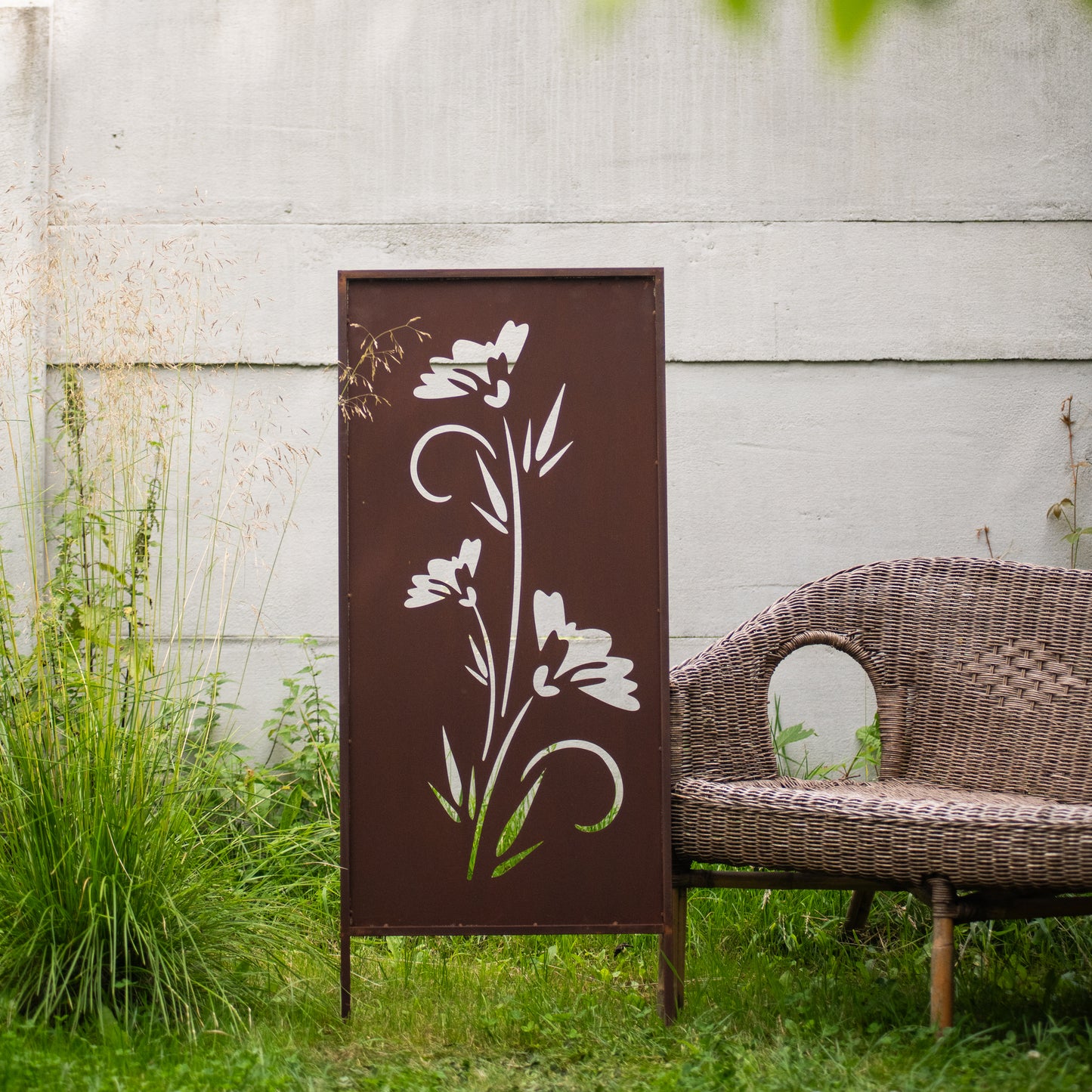 Rustic Metal Garden Screen – Corten Effect Steel Privacy Panel with Carnations Flowers Cutouts