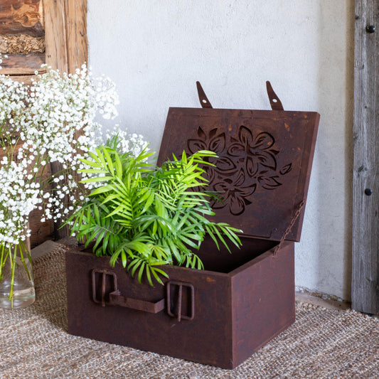 Rustic Steel Planter Box – Vintage Industrial Flower Herb Container