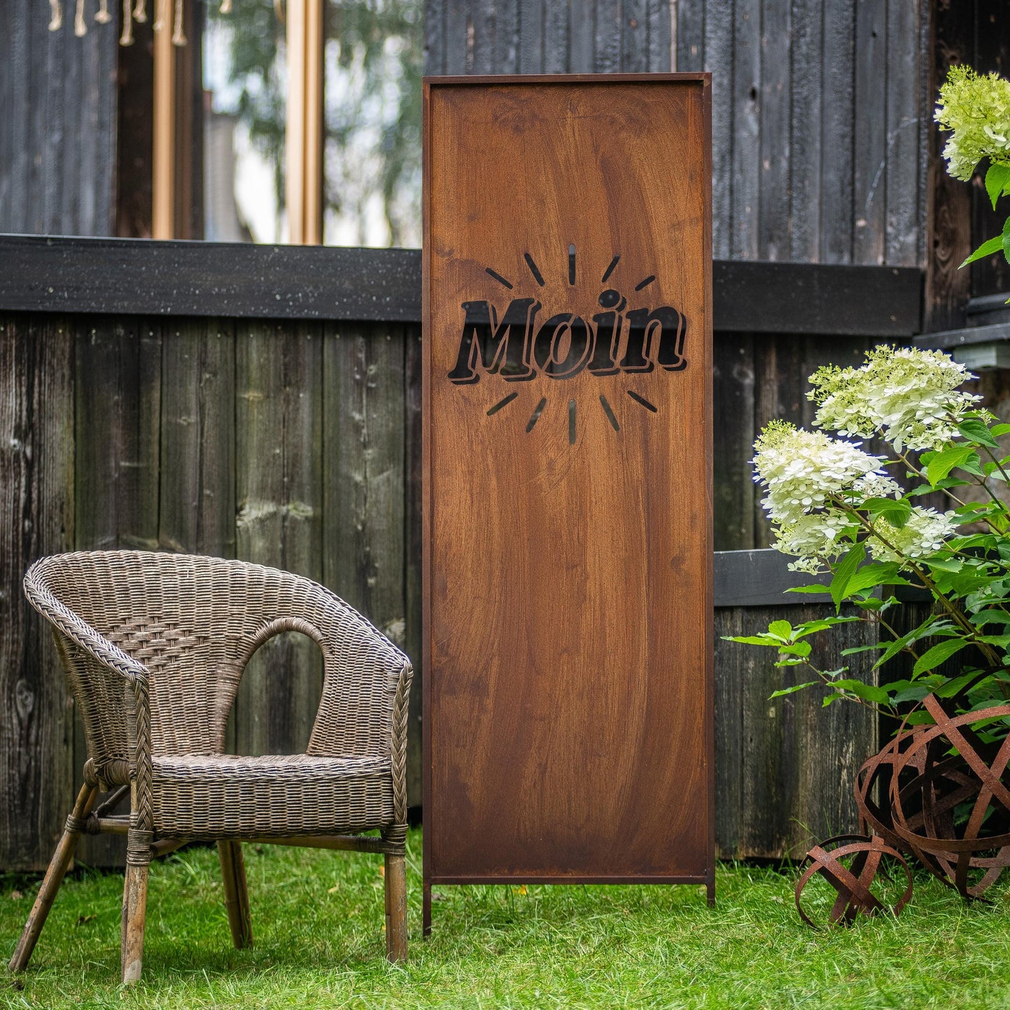 Rustic Metal Garden Screen – Corten Effect Steel Privacy Panel "Moin"