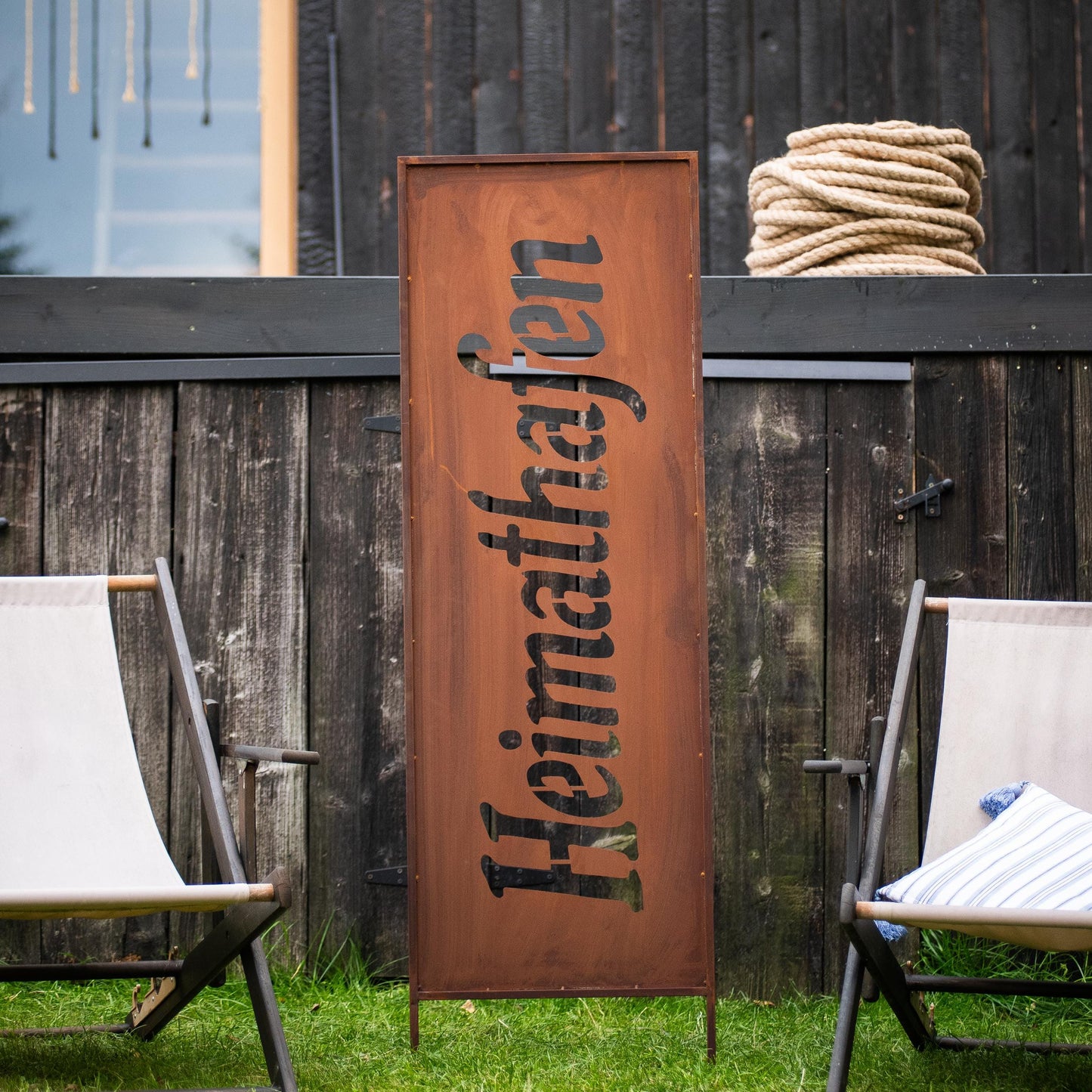 Rustic Metal Garden Screen – Corten Effect Steel Privacy Panel "Heimathafen"