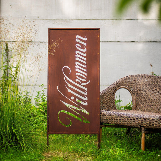 Rustic Metal Garden Screen – Corten Effect Steel Privacy Panel "Willkommen"ver.2